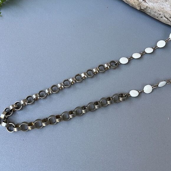 METAL CIRCULAR LOOP CHAIN NECKLACE - Picture 3 of 6